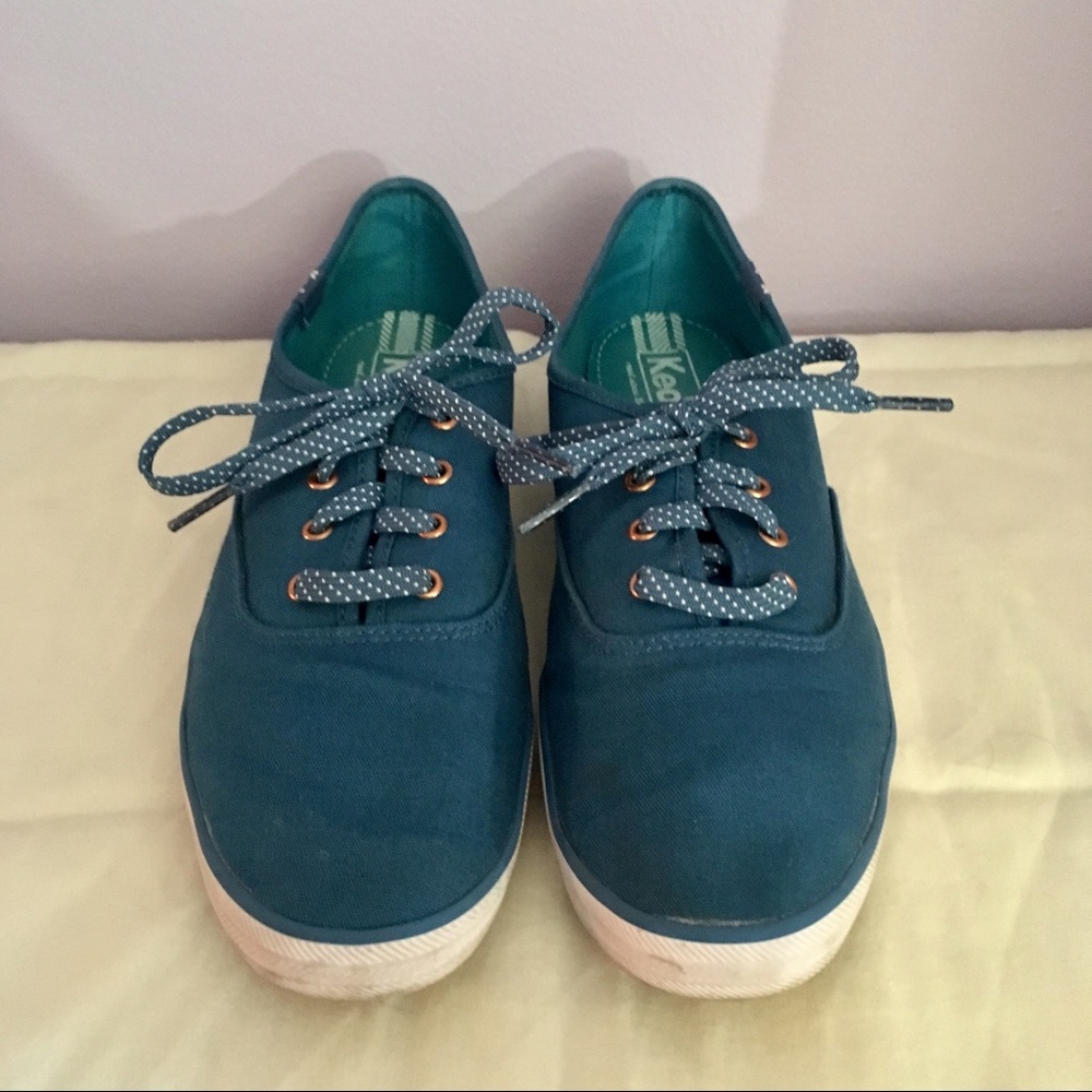 LIKE NEW Blue Dot Keds Size 8.5